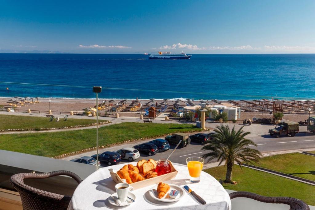 Cactus Hotel 4*